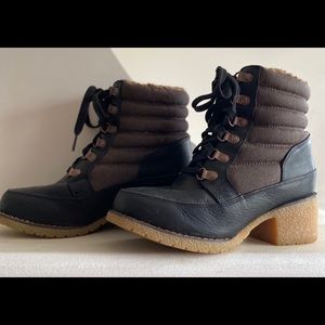 Durango women’s lace up boots